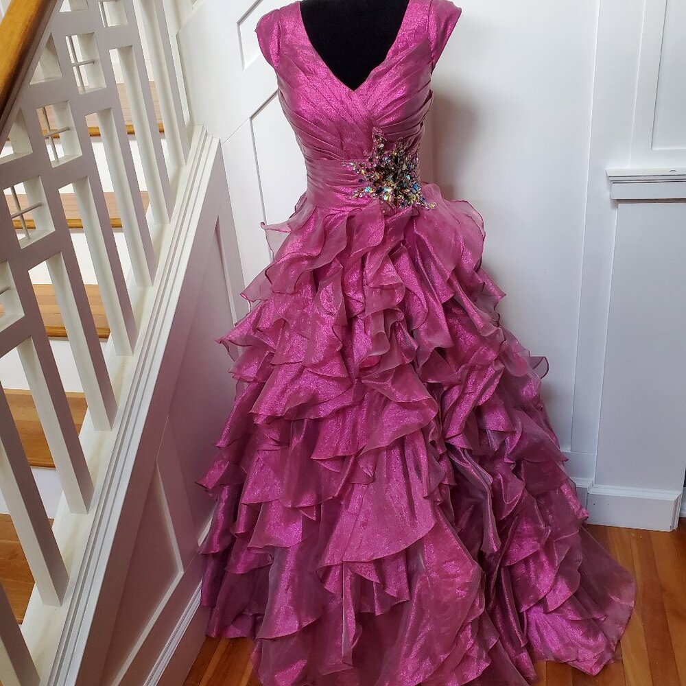Full skirt princess fushia Prom Dress Ballgown ruffled skirt